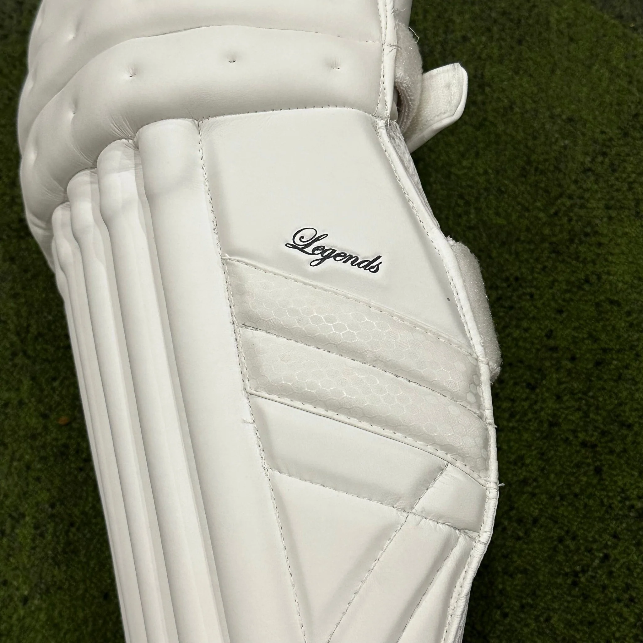 Armour Legends Players Grade Complete Kit – Players Grade Edition (White Edition) - Image 10