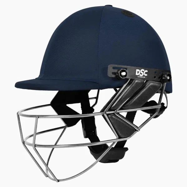 DSC Fort 44 Lite Titanium Cricket Helmet - Image 2