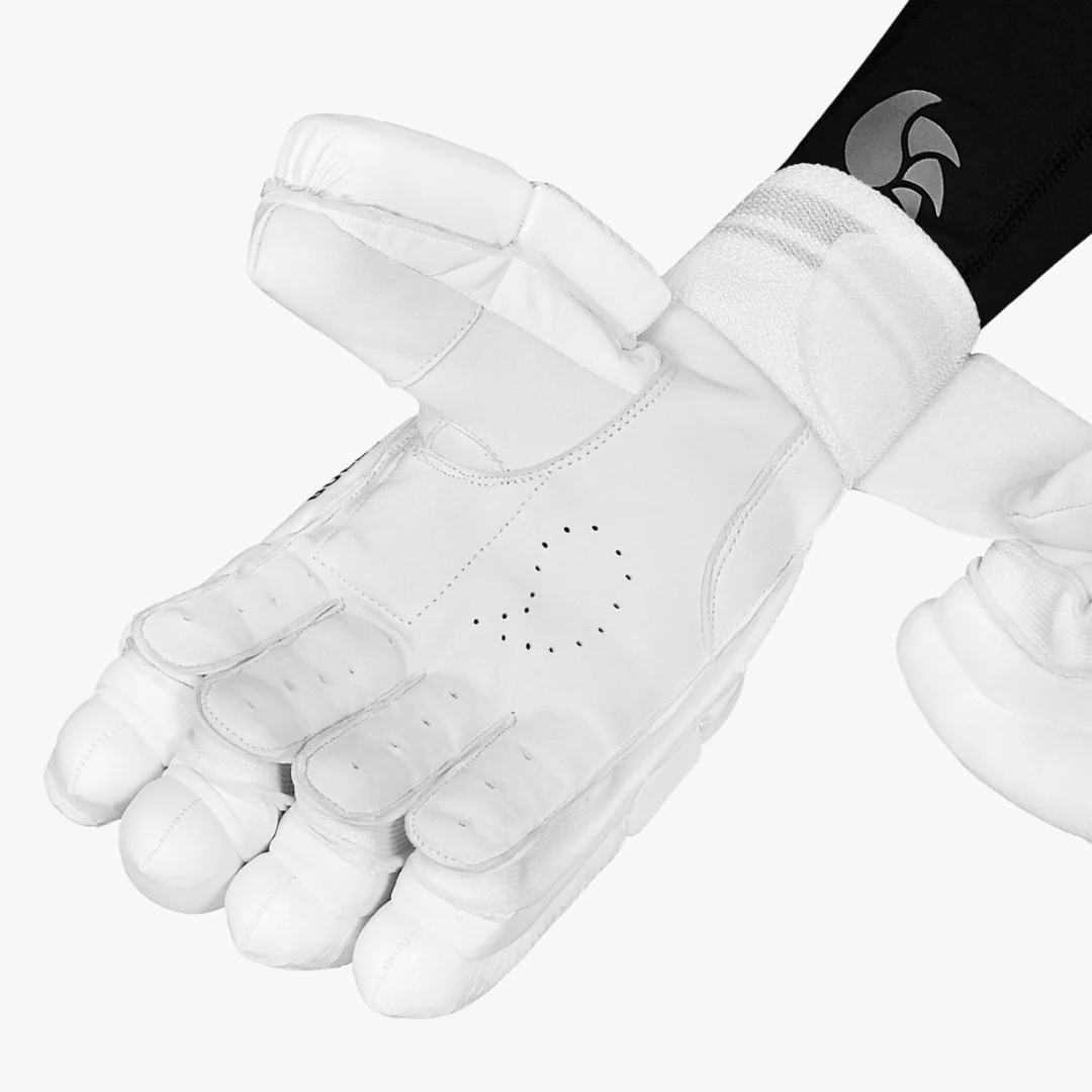 DSC Krunch The Bull 31 Batting Gloves - David Warner Players Glove - Image 3