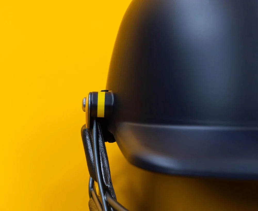 MASURI E-LINE PLUS TITANIUM CRICKET HELMET 25-26 EDITION - Image 3