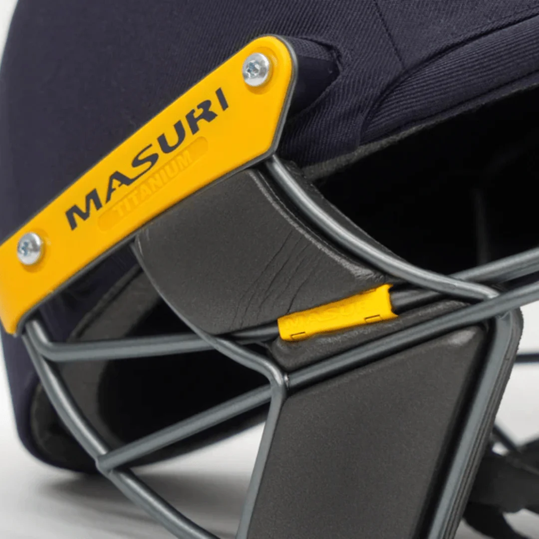 Masuri E Line Titanium Cricket Helmet - Senior - Image 5