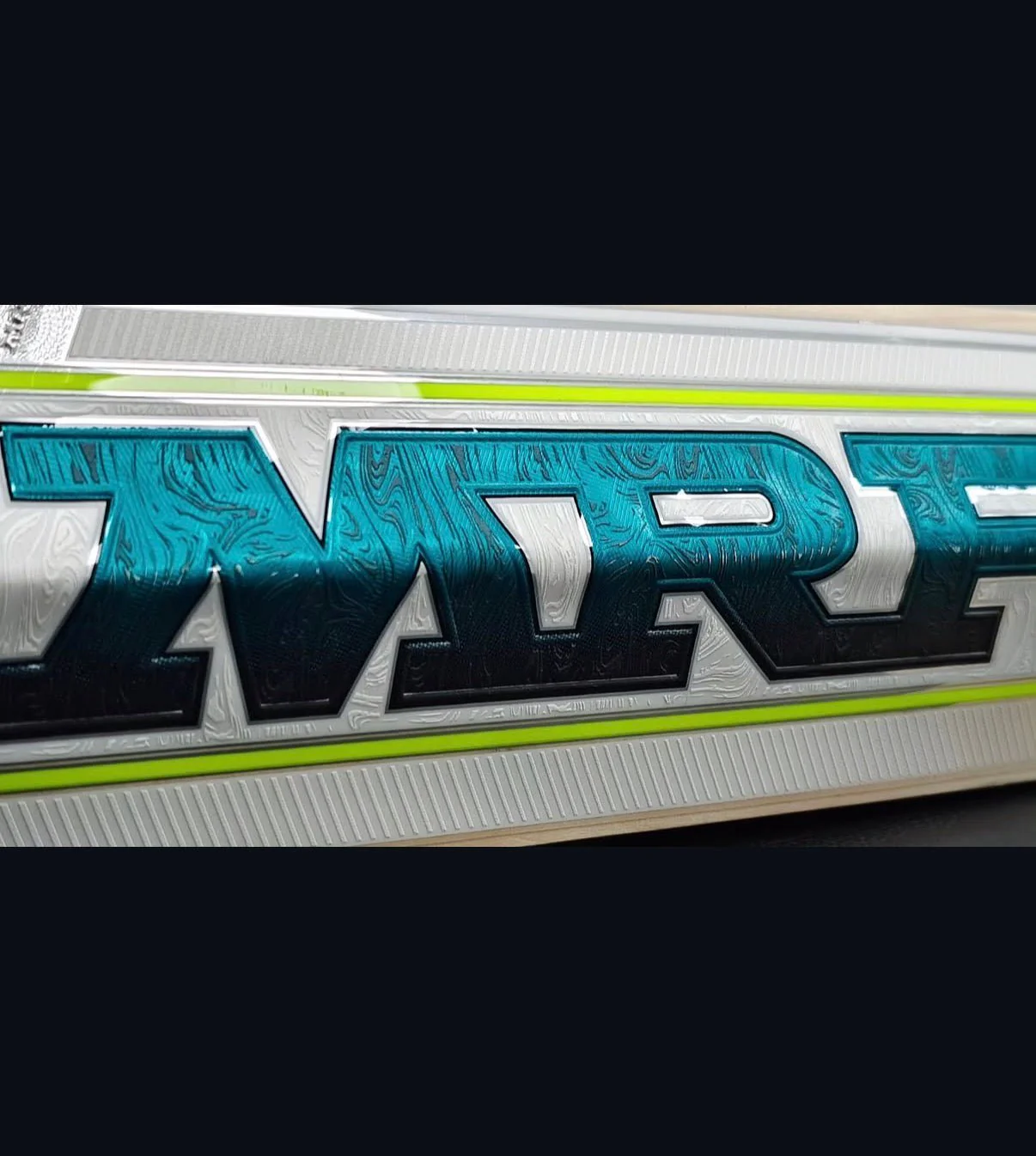 MRF Gill 77 Carnage Senior English Willow Cricket Bat – 2025 Edition - Image 4