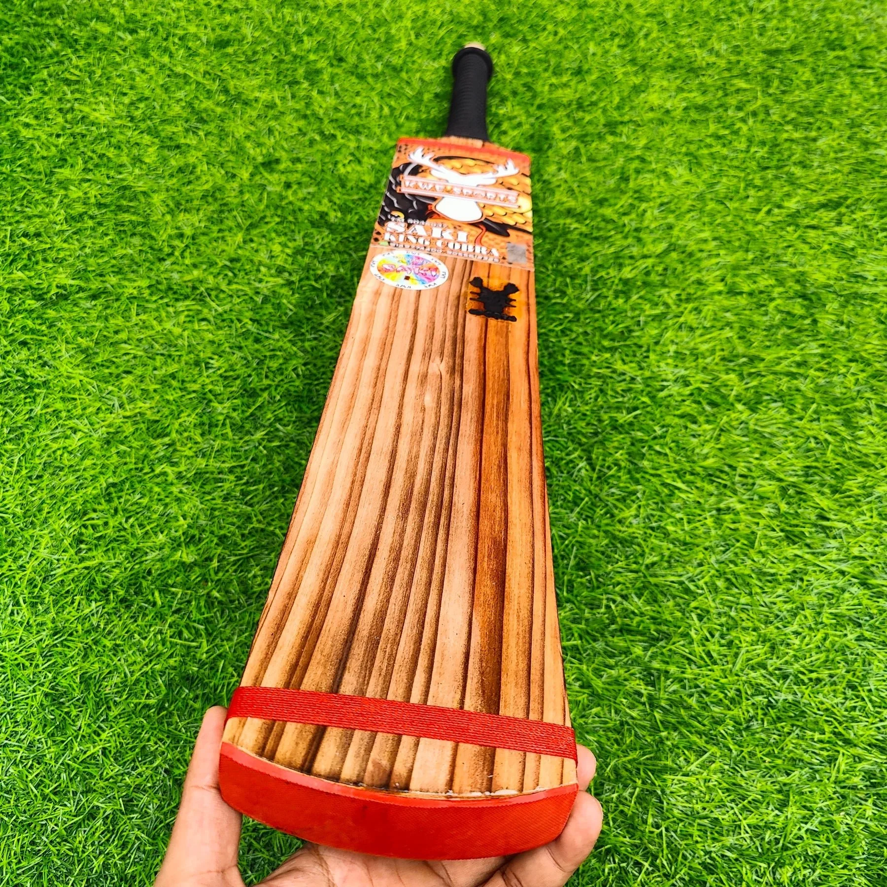 Saki King Cobra – Burn Edition | Hard Tennis Bat for Elite Power Play - Image 3