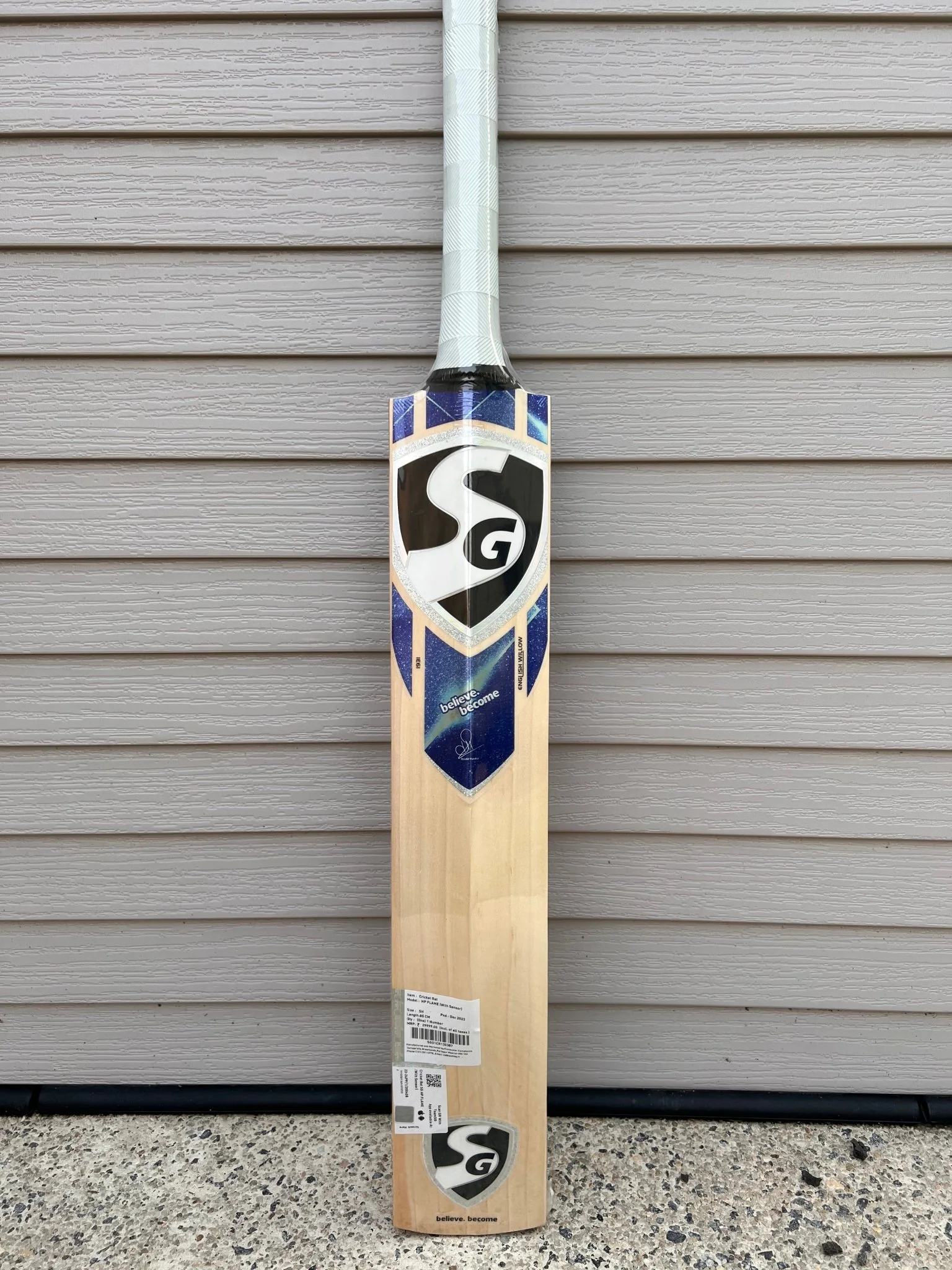 SG HP Flame English Willow Cricket Bat SH(2024) - Image 3